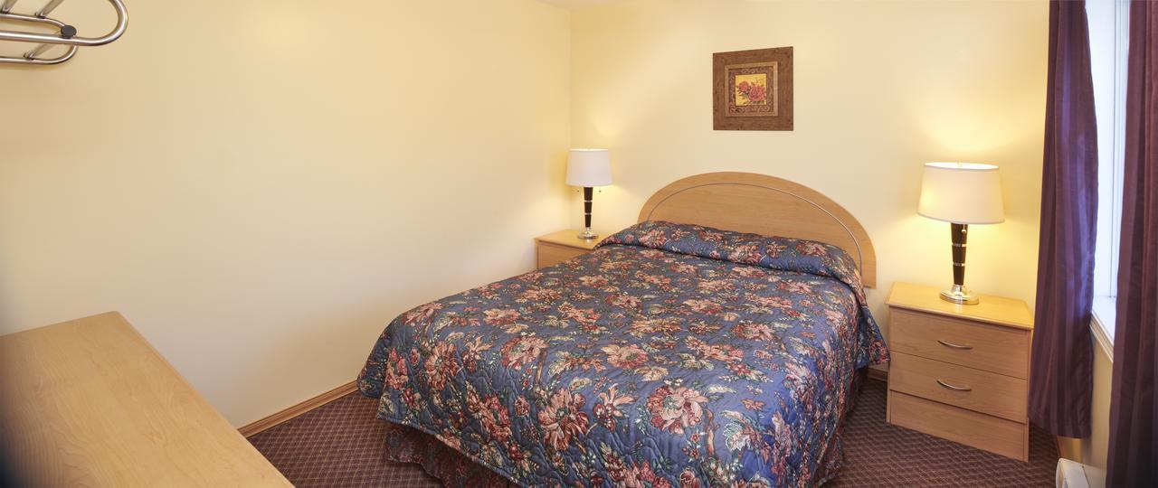 Black Sea Motel Penticton Exterior photo