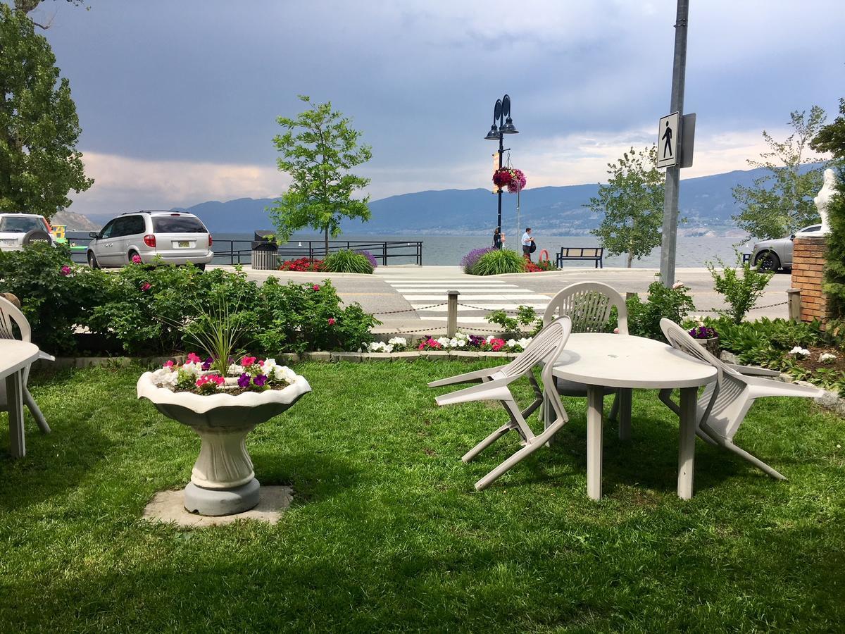 Black Sea Motel Penticton Exterior photo