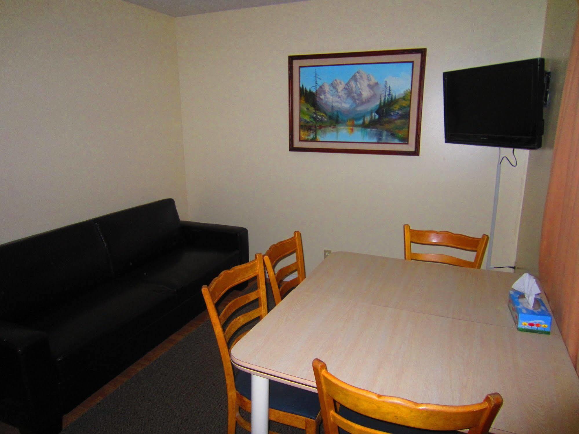 Black Sea Motel Penticton Exterior photo