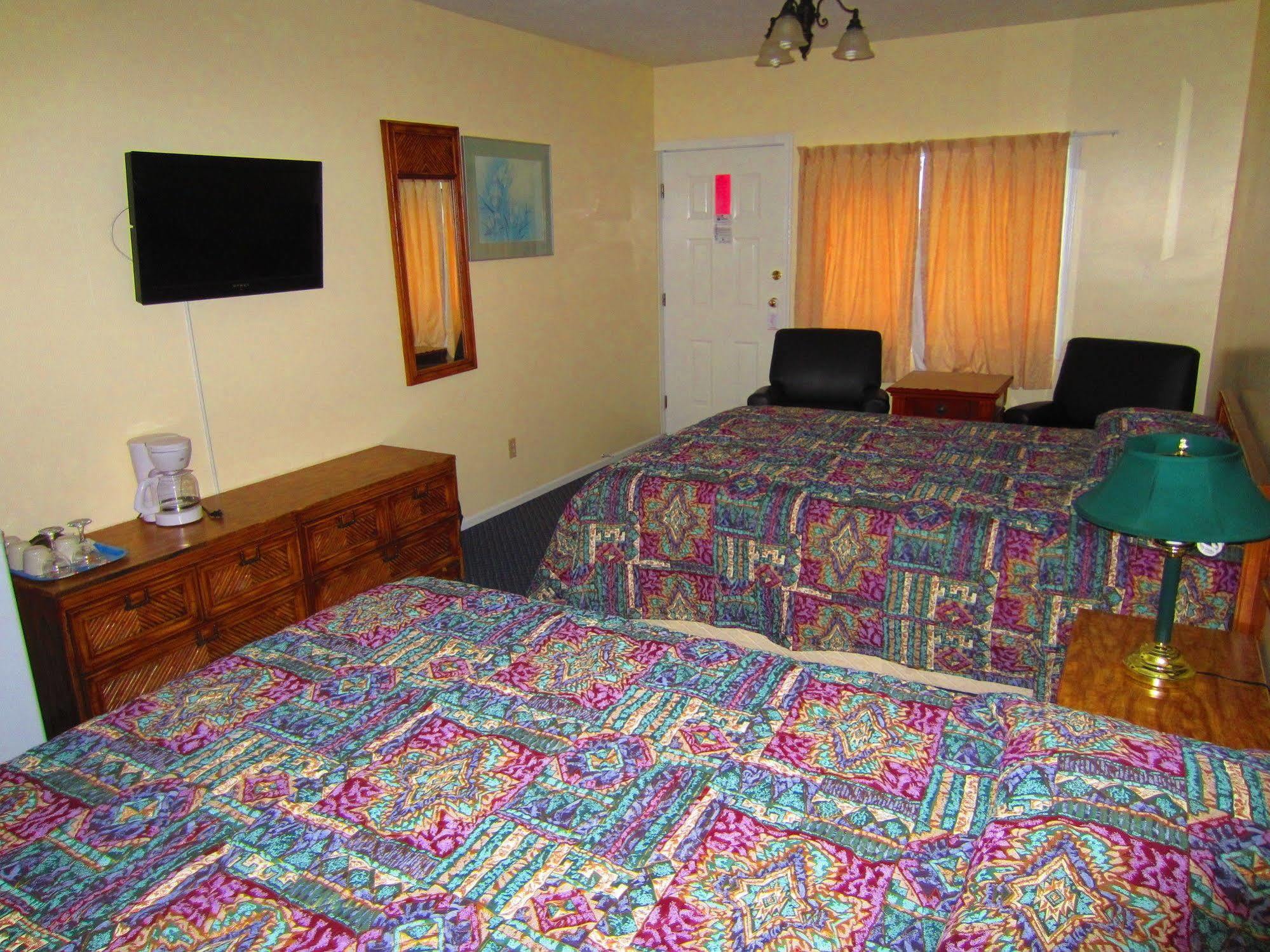 Black Sea Motel Penticton Exterior photo